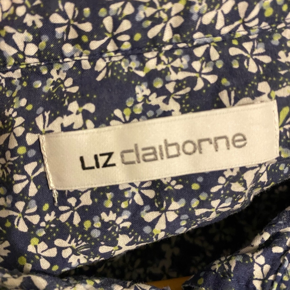 Liz Claiborne Blue, Green, White Floral Button Down Shirt w/ Pleated Front Sz XL - Picture 10 of 10